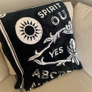 Ouija board Halloween throw blanket
